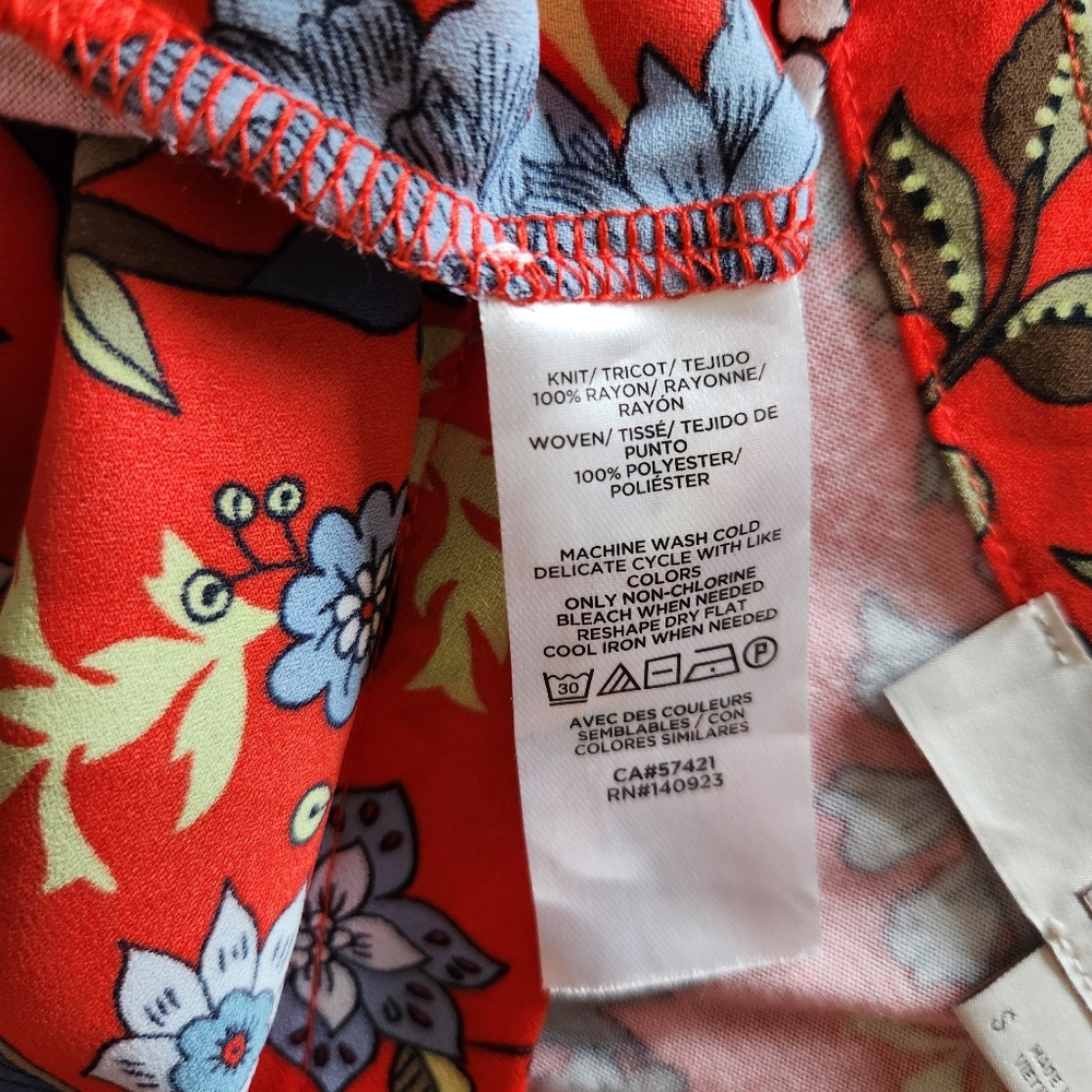 LOFT - Red Floral Sleeveless V Neck Top - Small - Picture 4 of 5